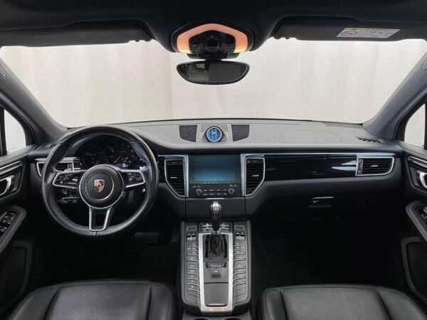 Porsche Macan – Image 10