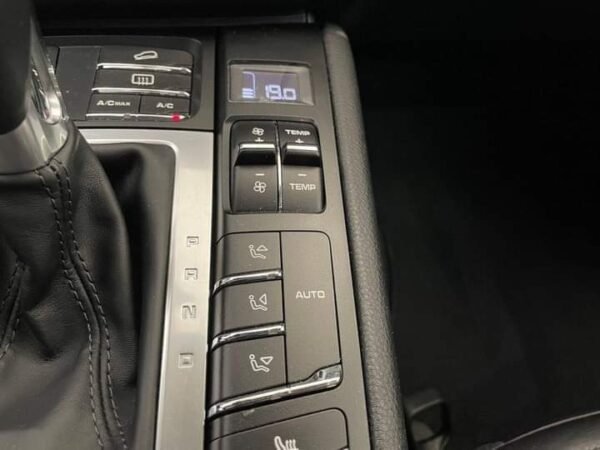 Porsche Macan – Image 17