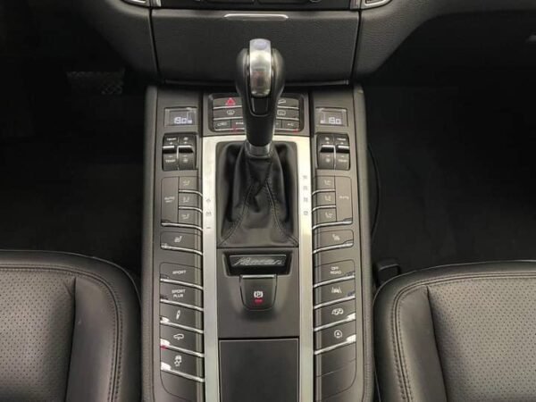 Porsche Macan – Image 22