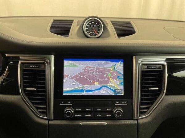 Porsche Macan – Image 25