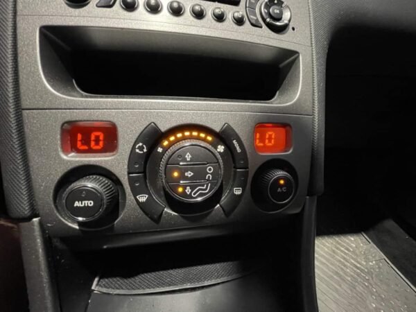 Peugeot 308 – Image 12
