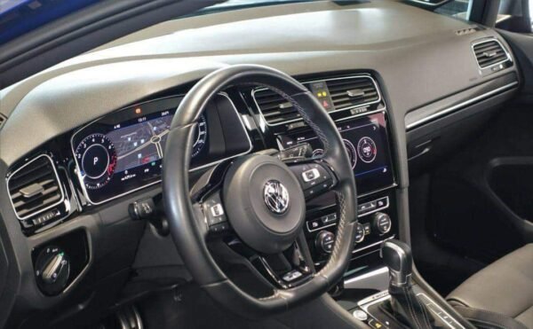 Volkswagen Golf R VII – Image 12