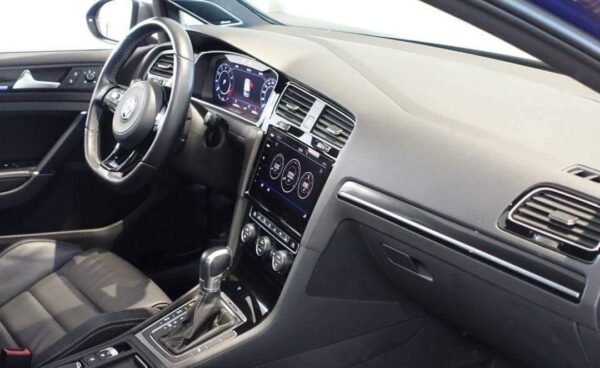 Volkswagen Golf R VII – Image 11