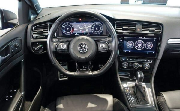 Volkswagen Golf R VII – Image 18