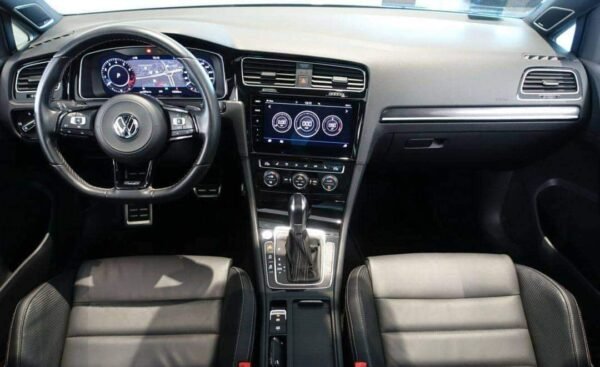 Volkswagen Golf R VII – Image 16