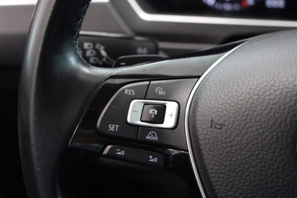 Volkswagen Tiguan – Image 19