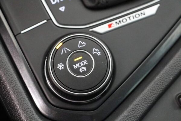 Volkswagen Tiguan – Image 37