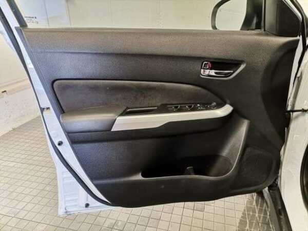Suzuki Vitara – Image 7