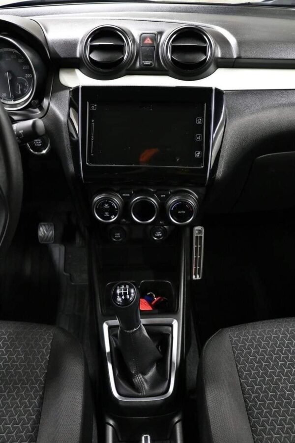 Suzuki Swift – Image 11