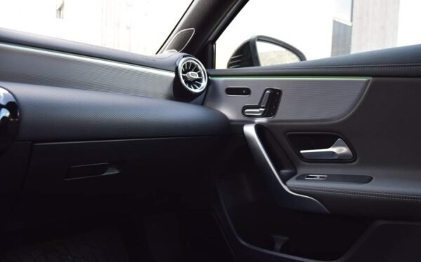 Mercedes-Benz Classe A 45 – Image 18