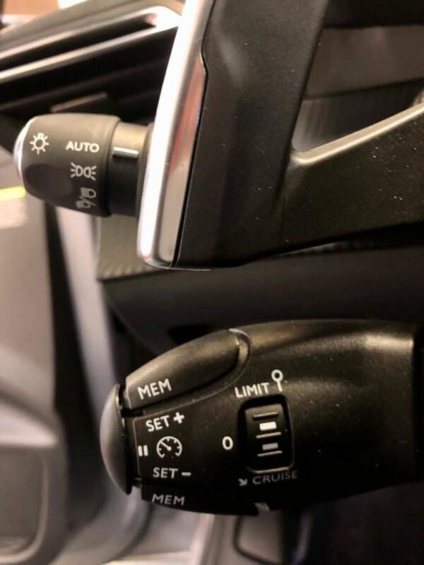 Peugeot 208 GT – Image 28