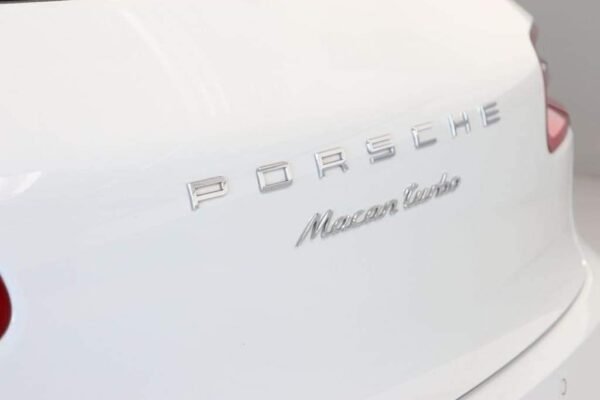 Porsche Macan Turbo – Image 9