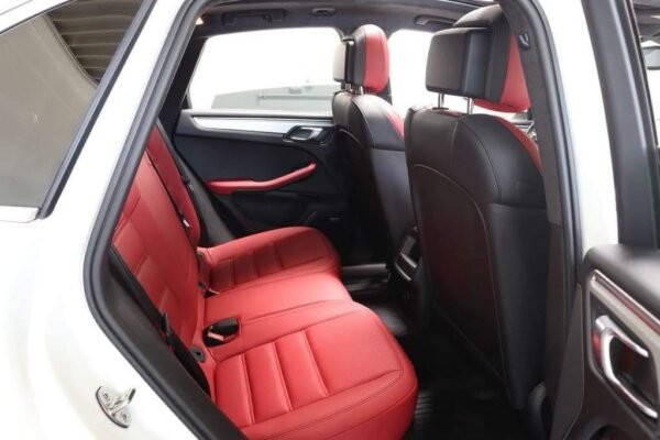 Porsche Macan Turbo – Image 12