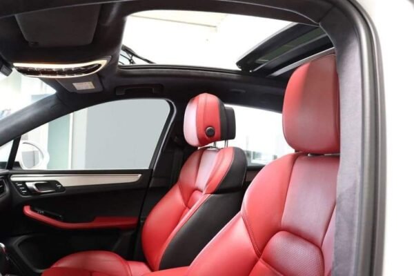 Porsche Macan Turbo – Image 19
