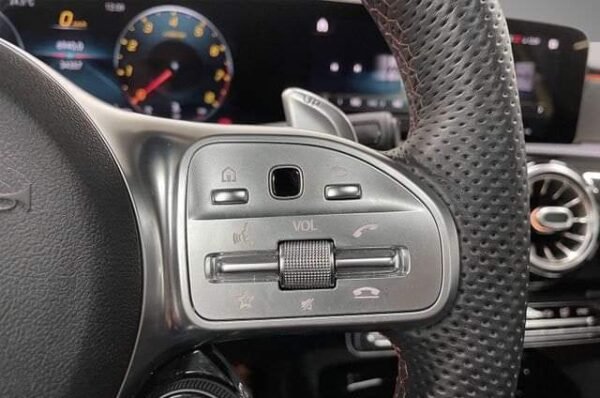 Mercedes-Benz Classe A 35 – Image 17