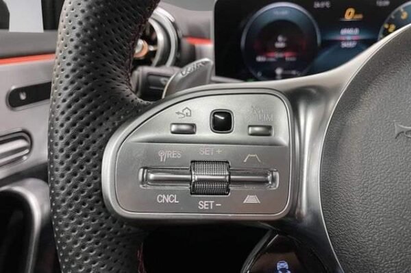 Mercedes-Benz Classe A 35 – Image 16