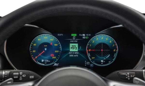 Mercedes-Benz GLC 300e – Image 26