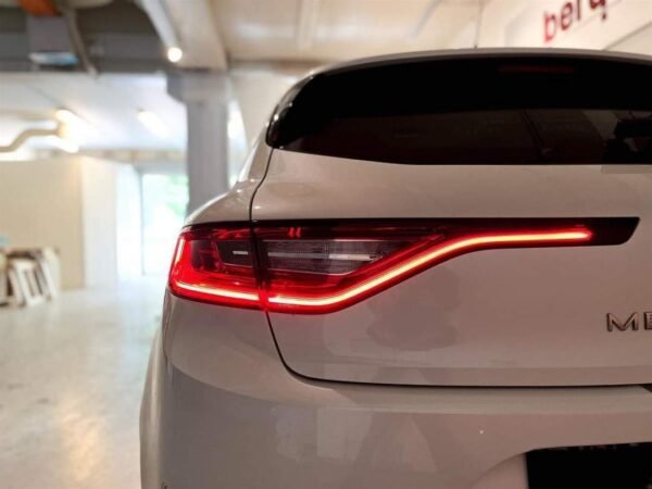 Renault Megane – Image 13