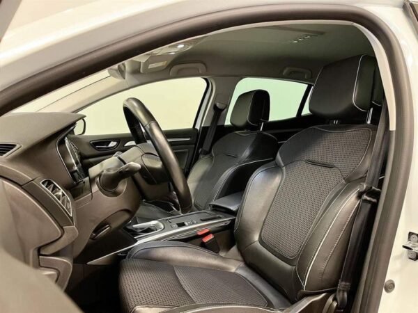 Renault Megane – Image 12