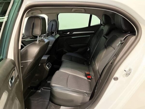 Renault Megane – Image 11