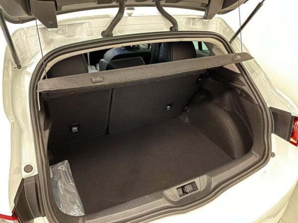 Renault Megane – Image 15