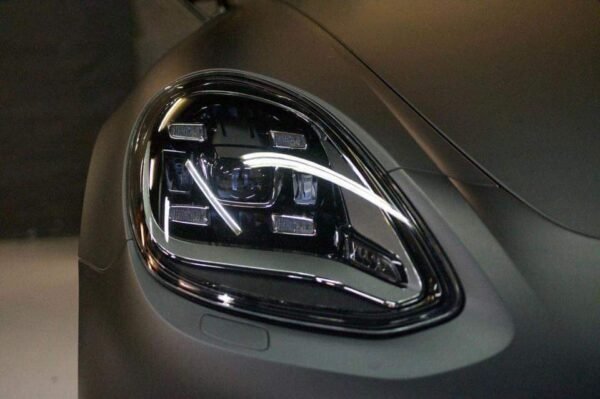 Porsche Panamera – Image 18