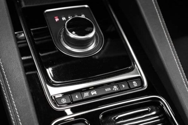 Jaguar F-PACE – Image 20