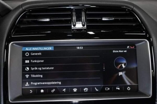 Jaguar F-PACE – Image 33