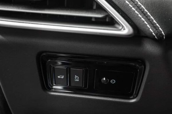 Jaguar F-PACE – Image 31