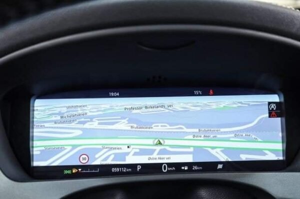 Jaguar F-PACE – Image 36