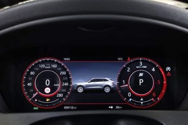 Jaguar F-PACE – Image 42
