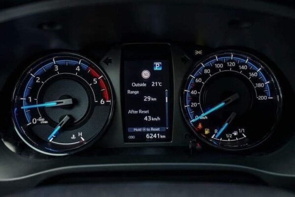 Toyota HiLux – Image 4