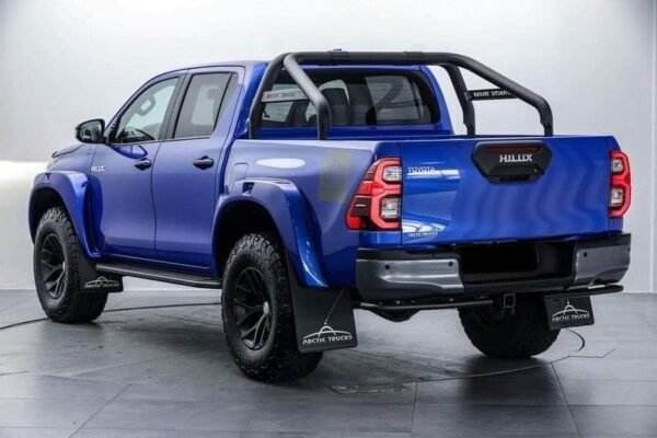 Toyota HiLux – Image 8