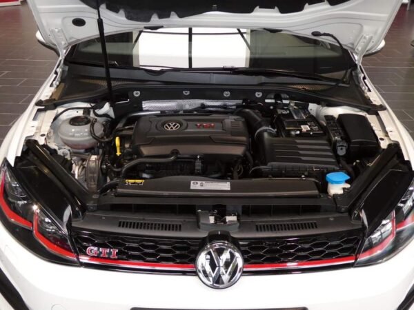 Volkswagen Golf GTI – Image 6