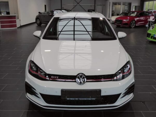 Volkswagen Golf GTI – Image 9
