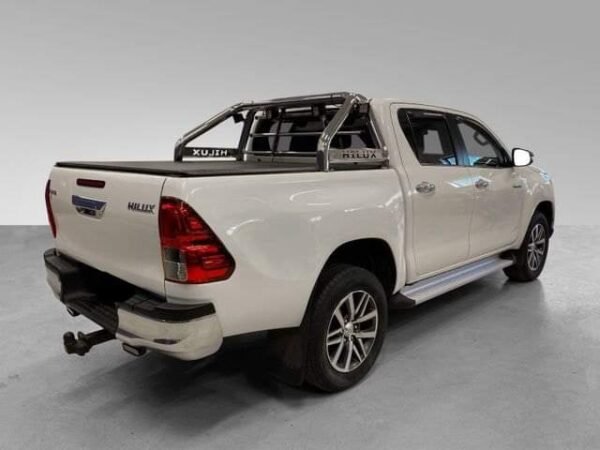 Toyota HiLux – Image 6