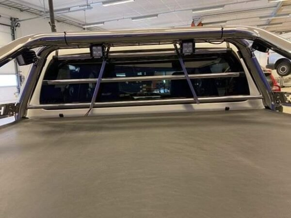 Toyota HiLux – Image 10