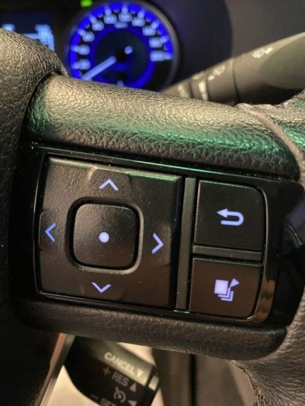 Toyota HiLux – Image 15