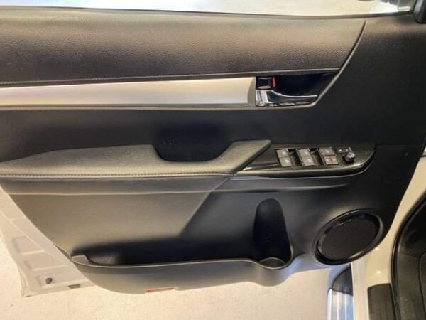Toyota HiLux – Image 22