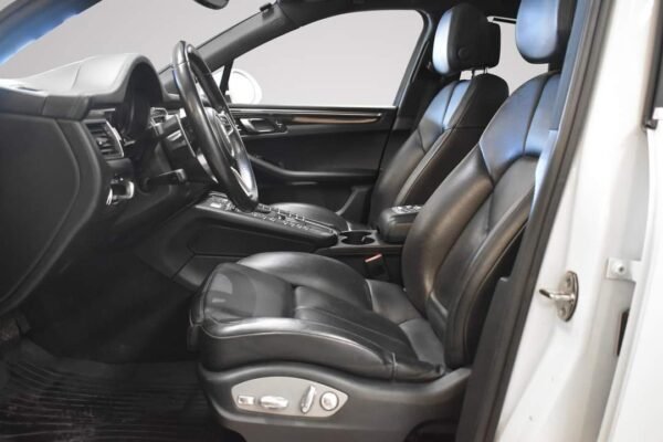 Porsche Macan S – Image 7