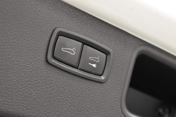 Porsche Macan S – Image 11