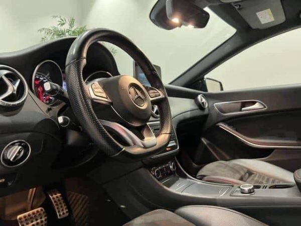 Mercedes-Benz CLA 180 – Image 13