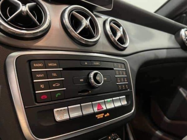 Mercedes-Benz CLA 180 – Image 18