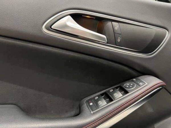 Mercedes-Benz CLA 180 – Image 21