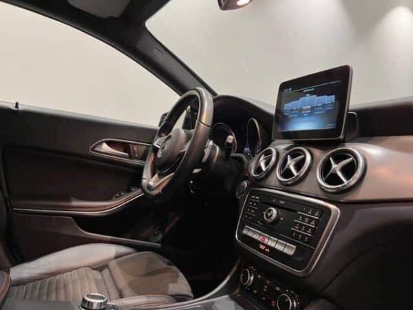 Mercedes-Benz CLA 180 – Image 26