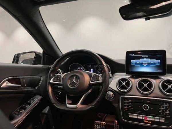 Mercedes-Benz CLA 180 – Image 25