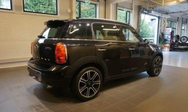 MINI COOPER Countryman D – Image 11