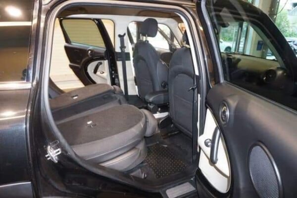 MINI COOPER Countryman D – Image 18