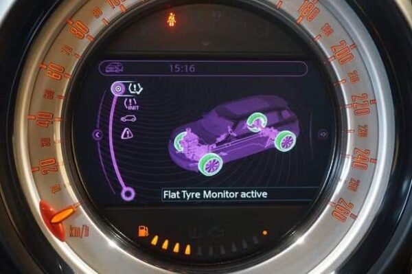 MINI COOPER Countryman D – Image 38