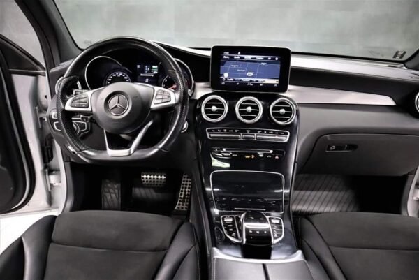 Mercedes-Benz GLC 350e – Image 10